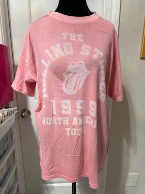 American Eagle Outfitters Oversized Pink Rolling Stones Graphic Tee